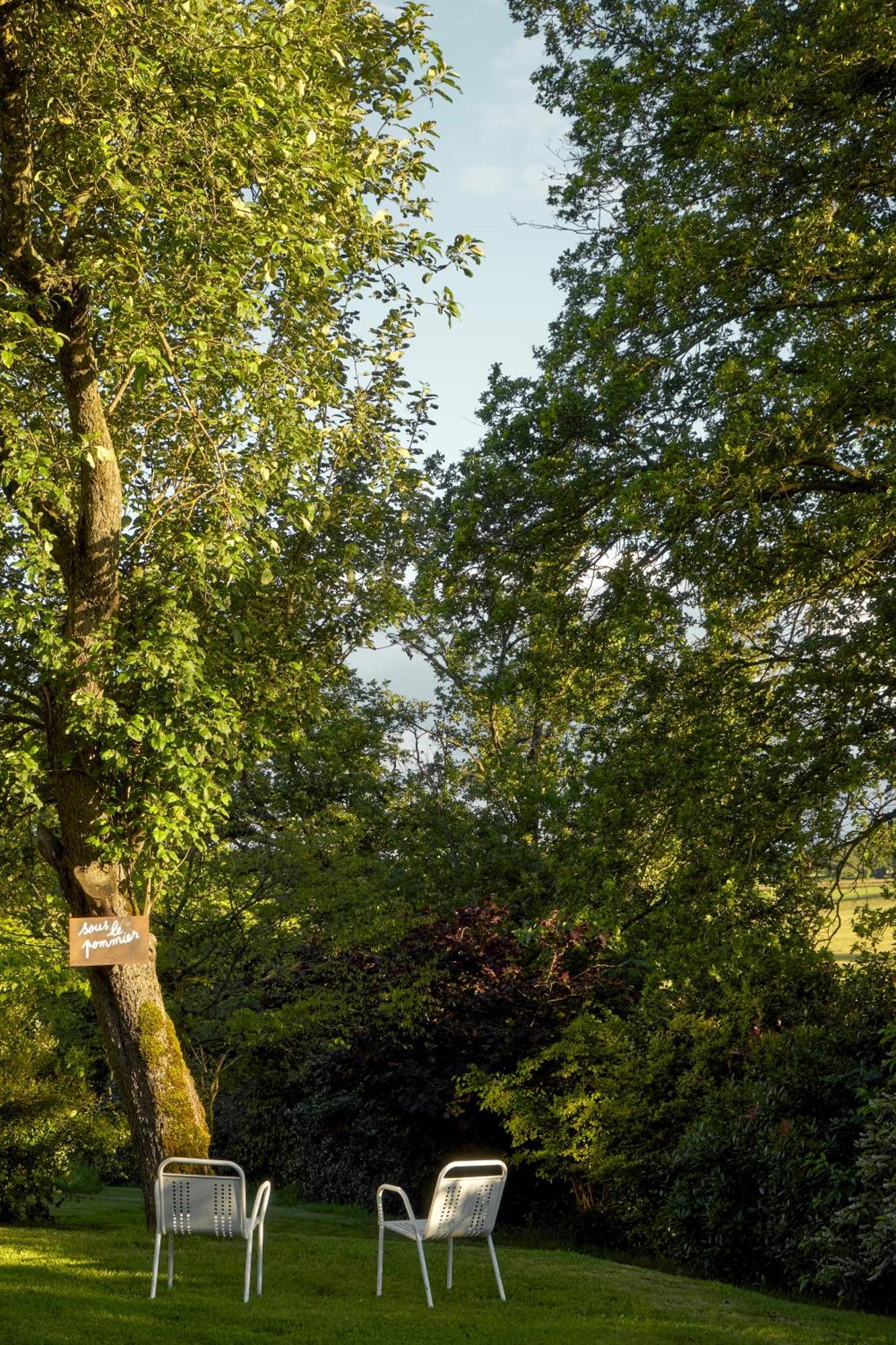 La Colline Du Colombier Hotel Iguerande Eksteriør billede